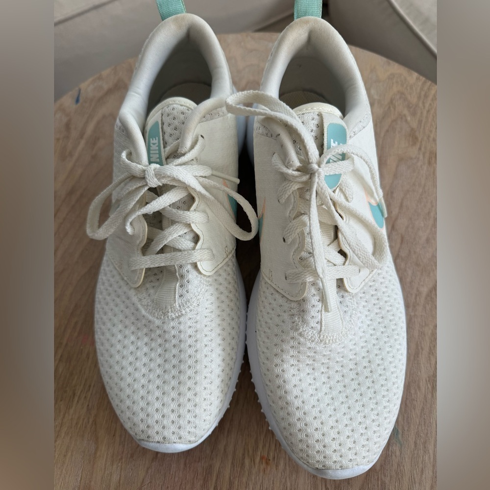 NIKE Golf Ladies Rosche G Spikeless Shoe White Turquoise Peach Size 7.5 - Picture 2 of 9